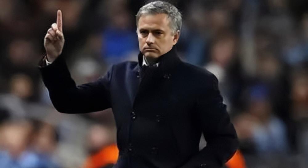  罗马客场惨败，穆里尼奥战术遭质疑  