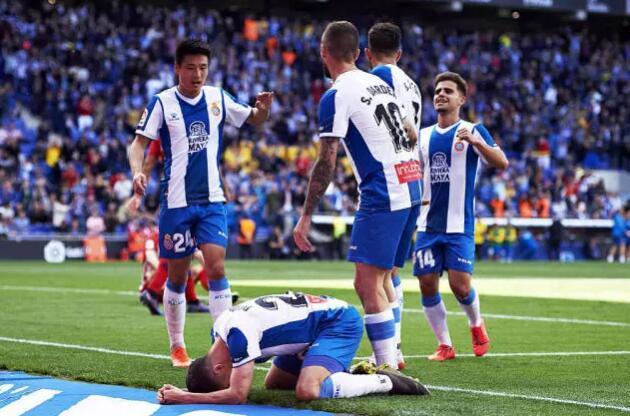  门兴格拉德巴赫攻势犀利，三球大胜重振士气